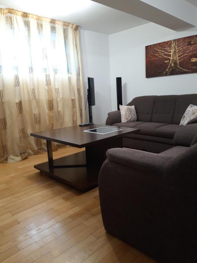 Papas Apartments Bucurestii Noi Buitenkant foto